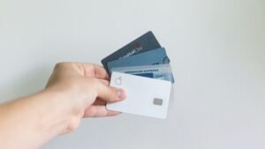 Read more about the article Top Credit Card Mistakes to Avoid in 2025: How to Protect Your Credit and Your Wallet