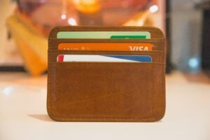 Read more about the article Secured vs Unsecured Credit Cards: 2025 Guide to Choosing the Right Card for Your Credit